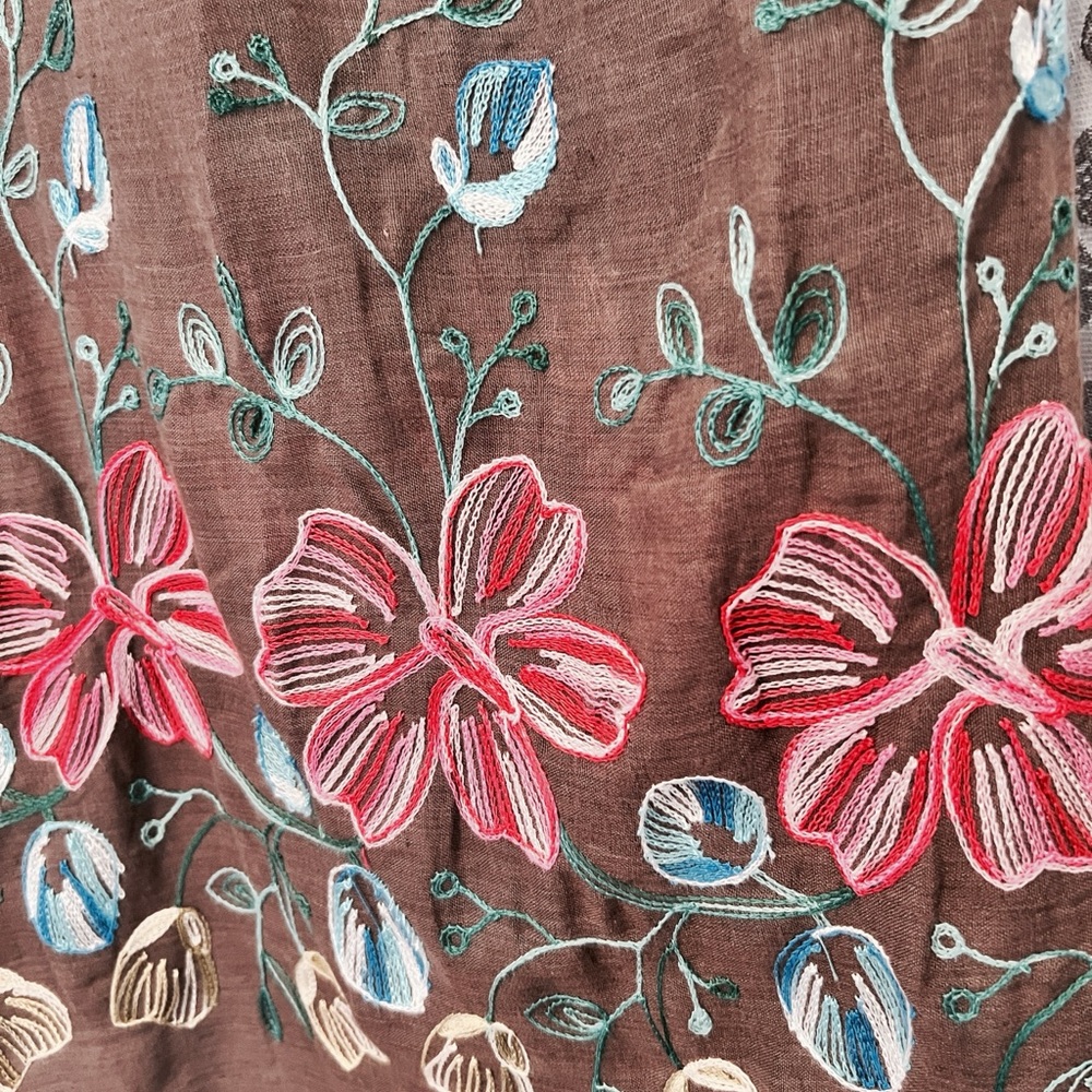 Treska Mocha Gray Floral Hand Embroidered Scarf or Wrap, Multicolored NEW - Picture 4 of 7